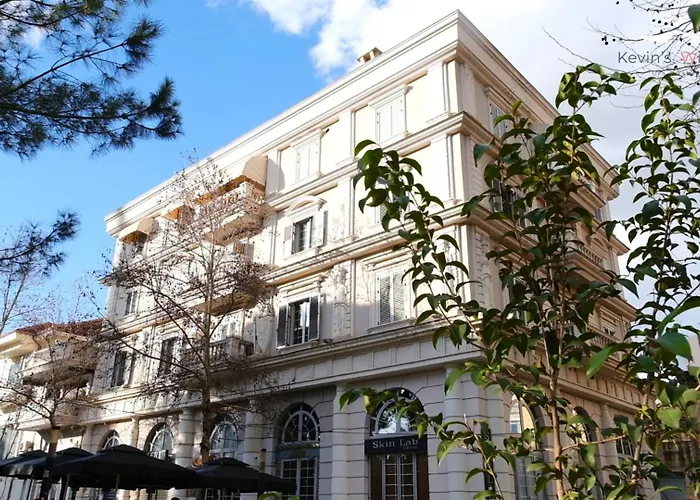 Kevin's 102 - Tirane, Albania